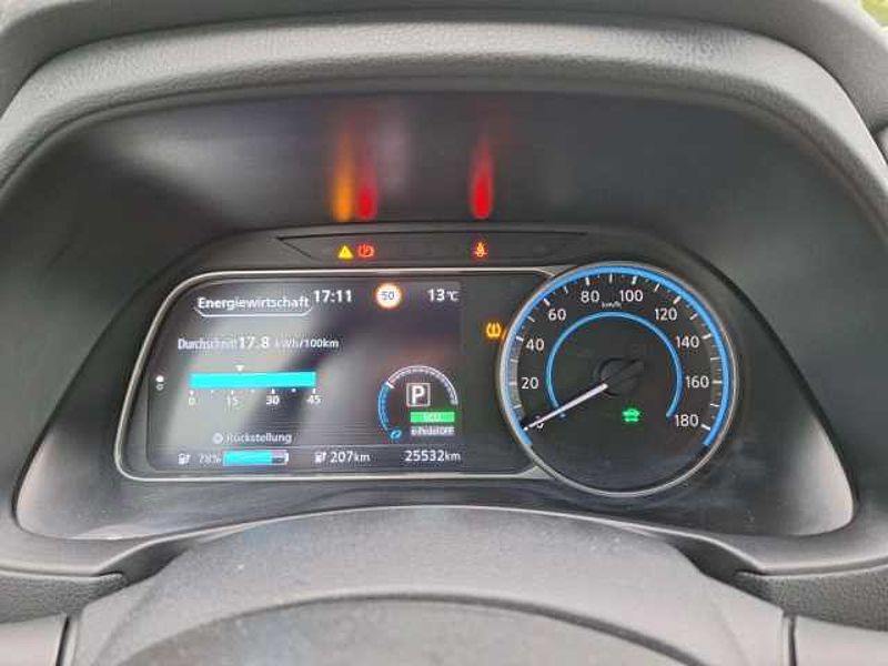 Nissan Leaf 40 kWh N-Connecta LED Navi Sitzheizung